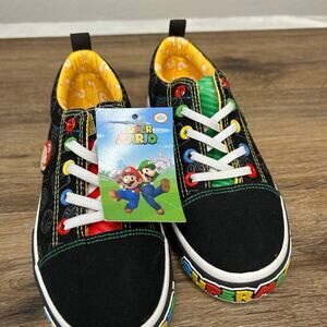 Super Mario Sneakers SZ 2